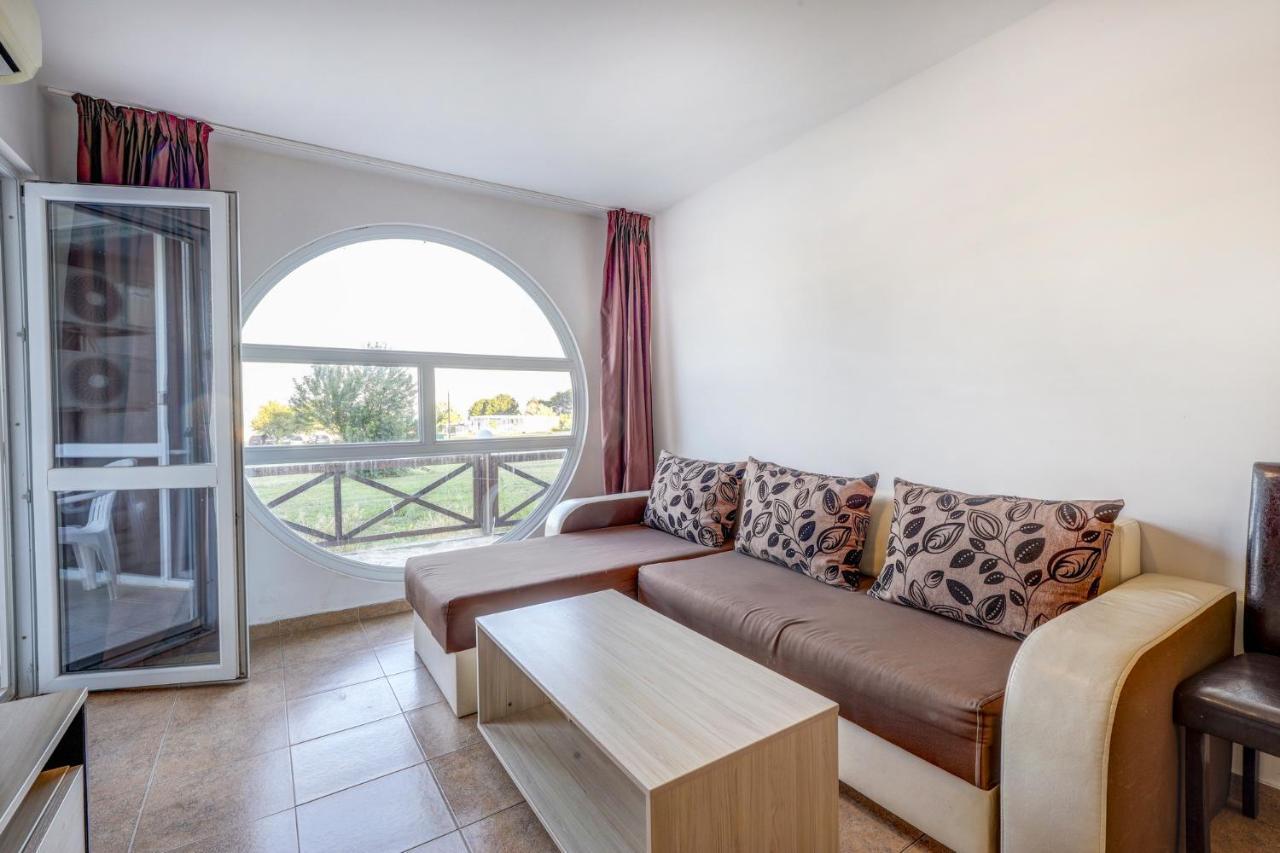 Saint George Hotel 1 Balcsik Kültér fotó