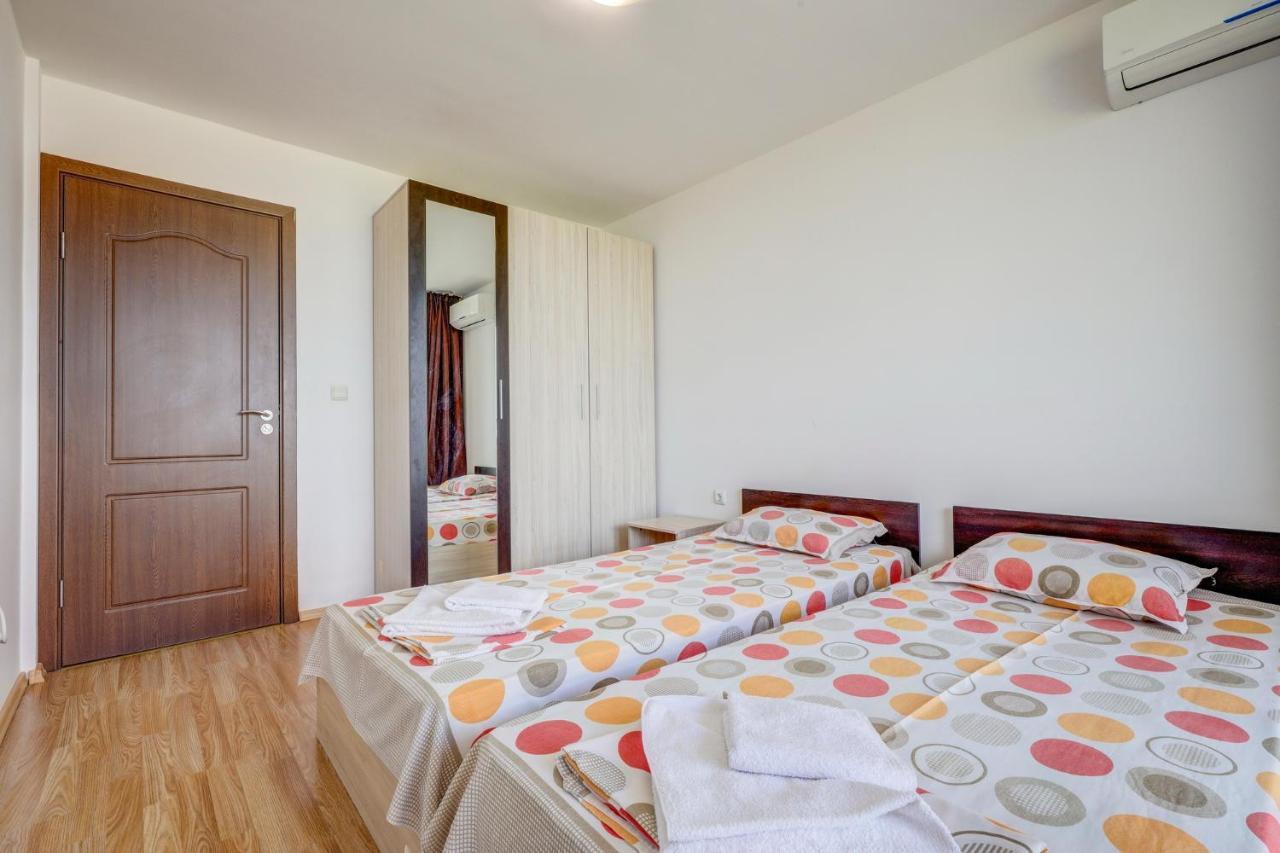 Saint George Hotel 1 Balcsik Kültér fotó