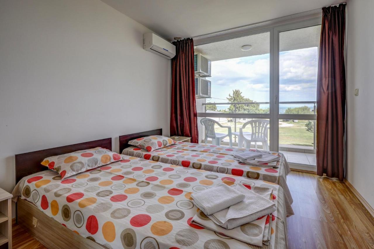 Saint George Hotel 1 Balcsik Kültér fotó
