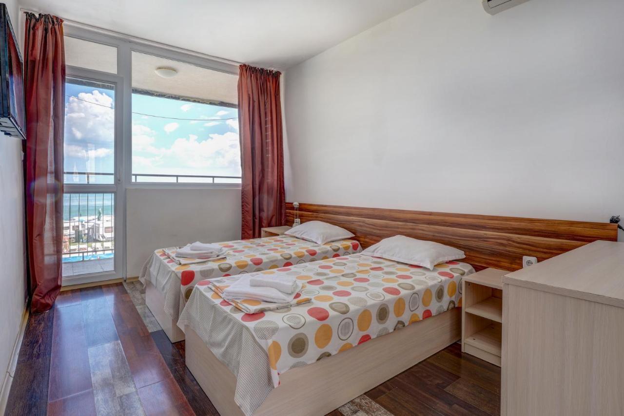 Saint George Hotel 1 Balcsik Kültér fotó