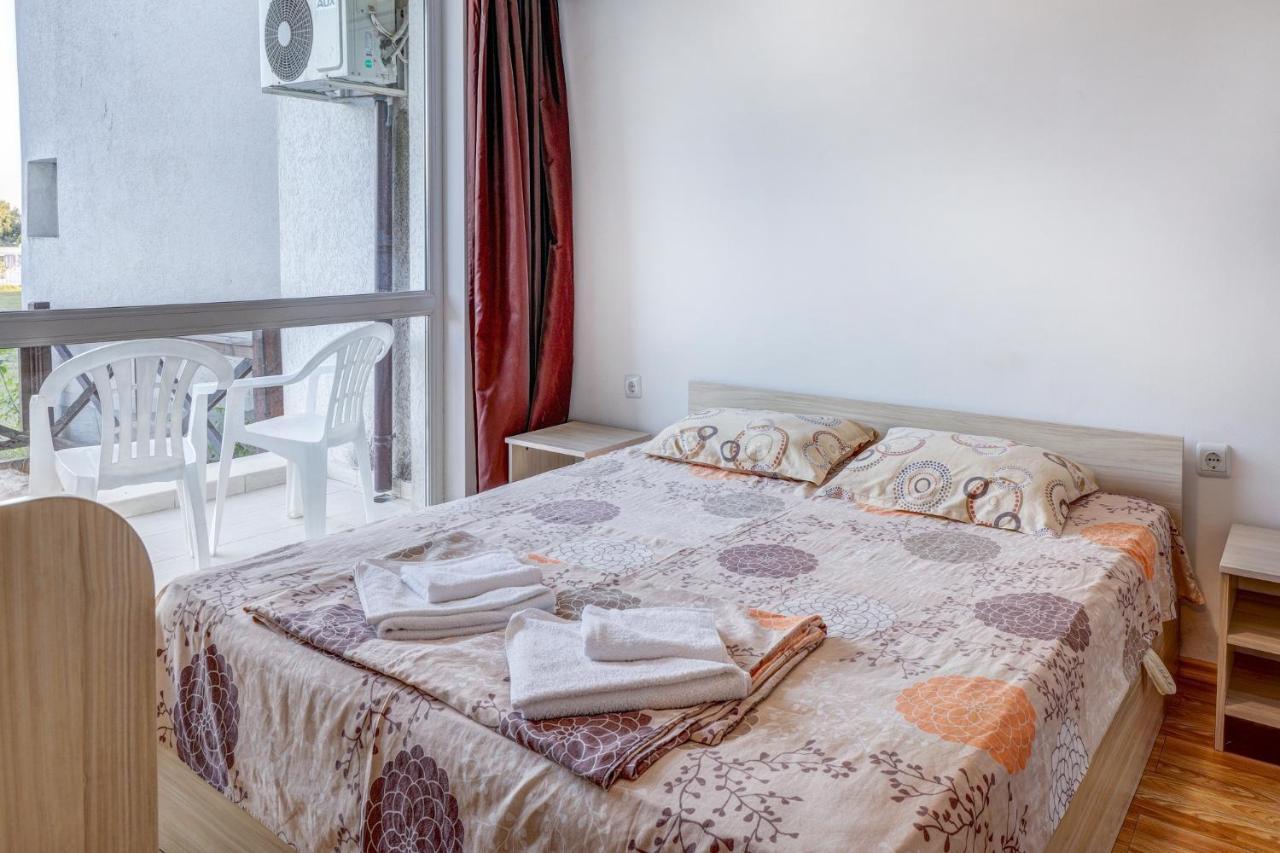 Saint George Hotel 1 Balcsik Kültér fotó